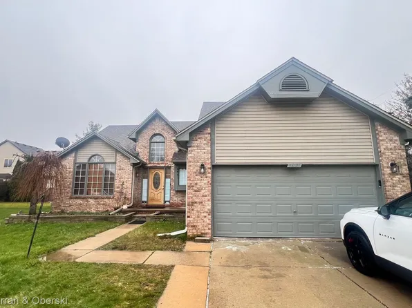 48895 Brittany Parc Dr, Macomb, MI 48044