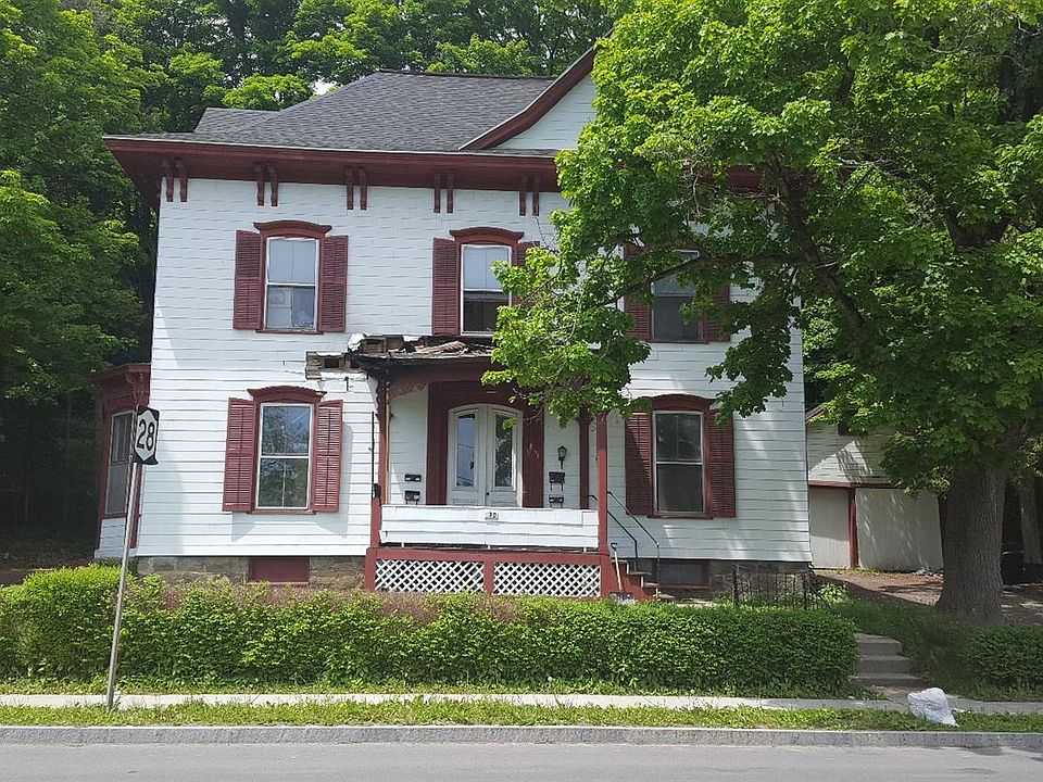 1st image of 130 Chestnut St