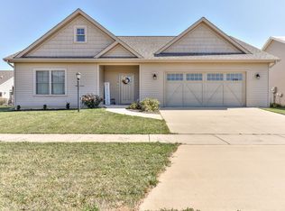 3312 Myra Ridge Dr, Urbana, IL 61802