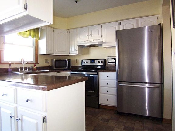 5th image of 907 E 9th Ave
