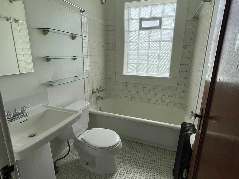1064 Kenmore Ave #12 — Photo 28