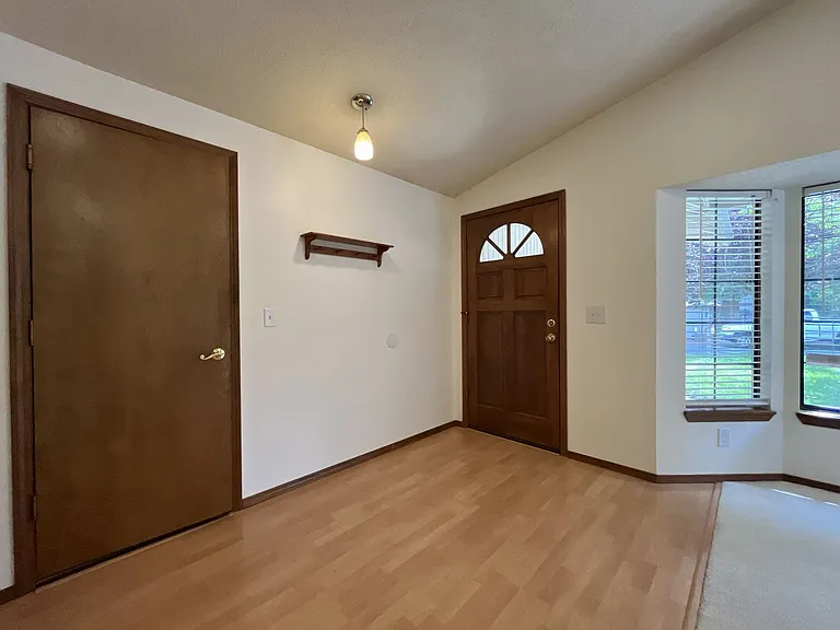 4825 SW Marigold St — Photo 6