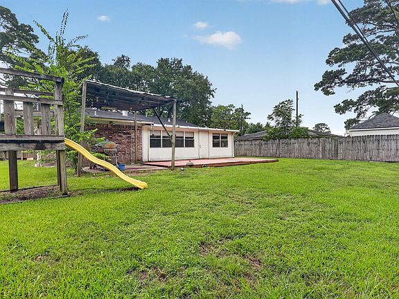 4th image of 9915 Forest Hollow Dr