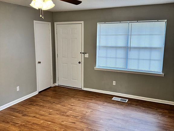 4th image of 1007 Avenue F SE #1L