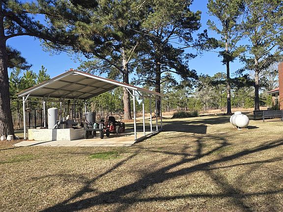 5th image of 479 Mitchell Loop