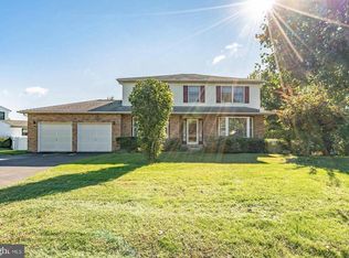 32 Jasen Dr, Chalfont, PA 18914