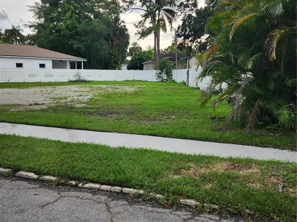 120 Brown St #10, Bradenton, FL 34208