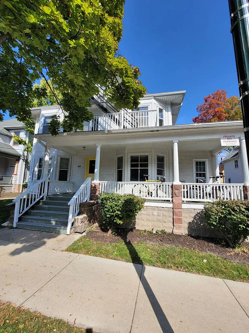 309 N Pinckney St — Photo 1