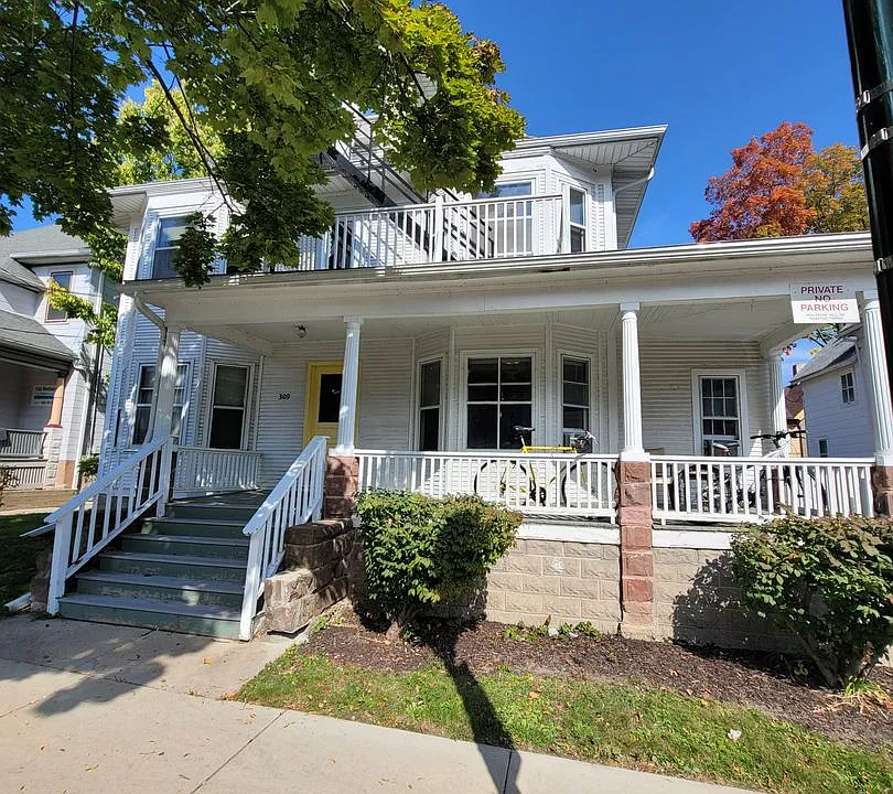 309 N Pinckney St