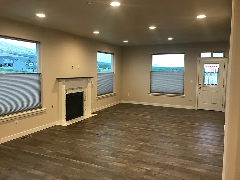 2335 Bellaview Ave — Photo 8