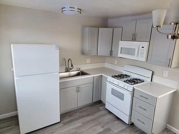 2nd image of 602 N Benwiley Ave APT A