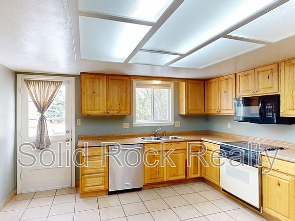 4th image of 535 Silver Spring Cir