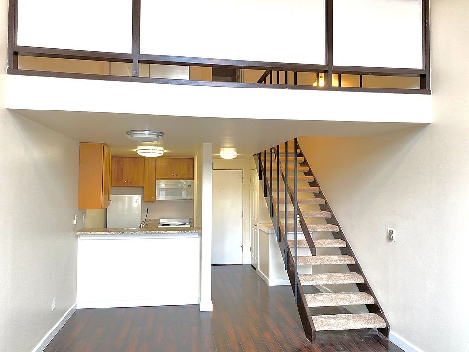 1st image of 312 Harvard Ave E #203