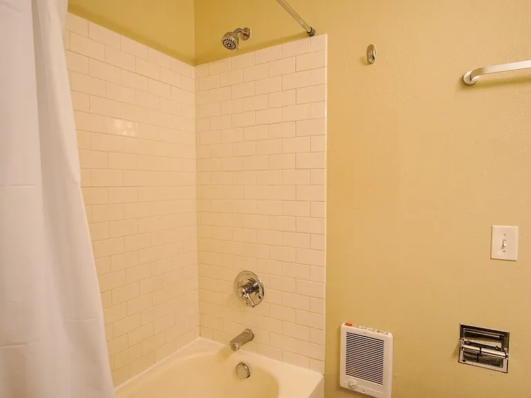 1625 SE Bidwell St #8 — Photo 14