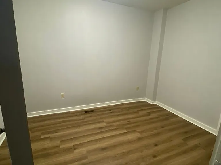 710 N Mulberry St — Photo 3