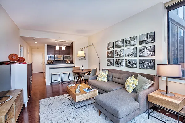 Sold by New York Residence | media 6