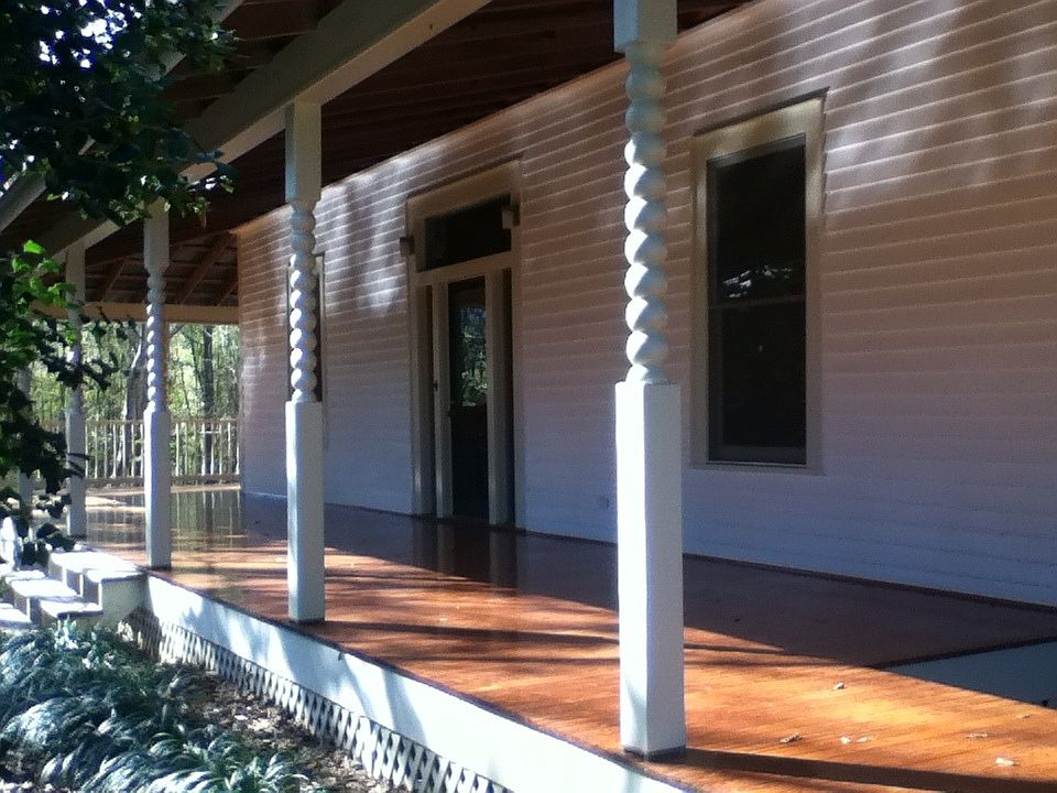 700 sq ft wrap around porch