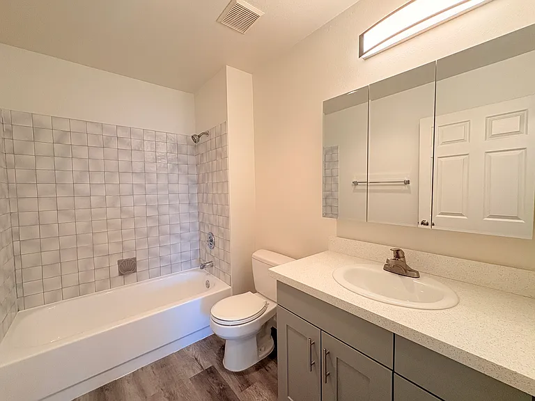311 E Cedar Ave #202 — Photo 13