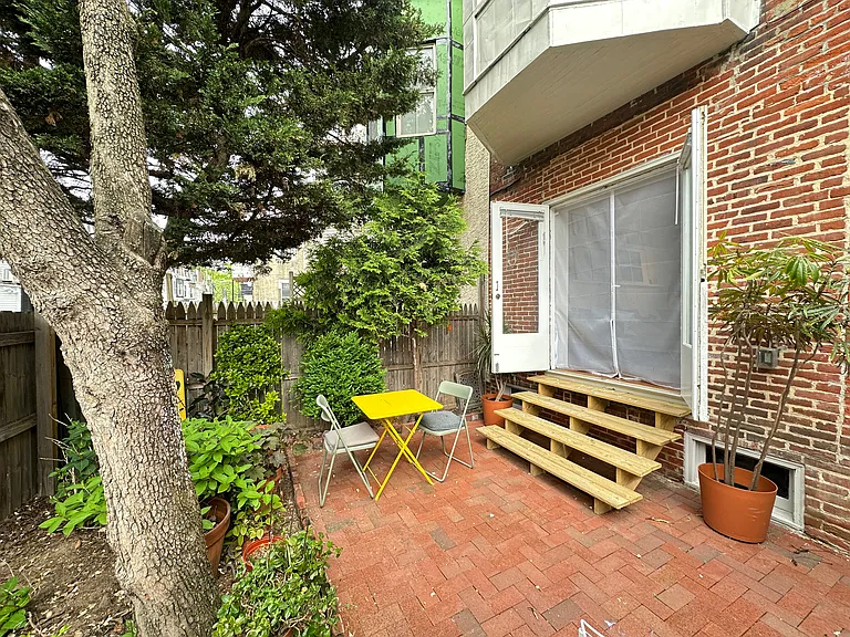 2316 Fitzwater St #1 — Photo 2