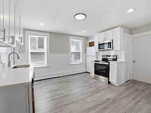 2nd image of 8 Hooper St #3