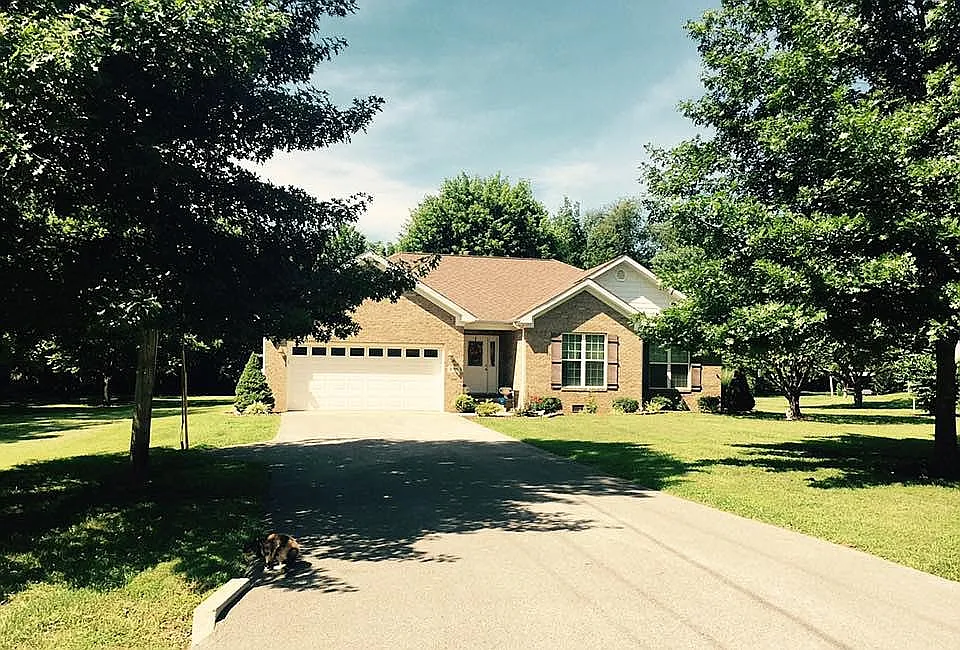 215 Pioneer Ave photo 1