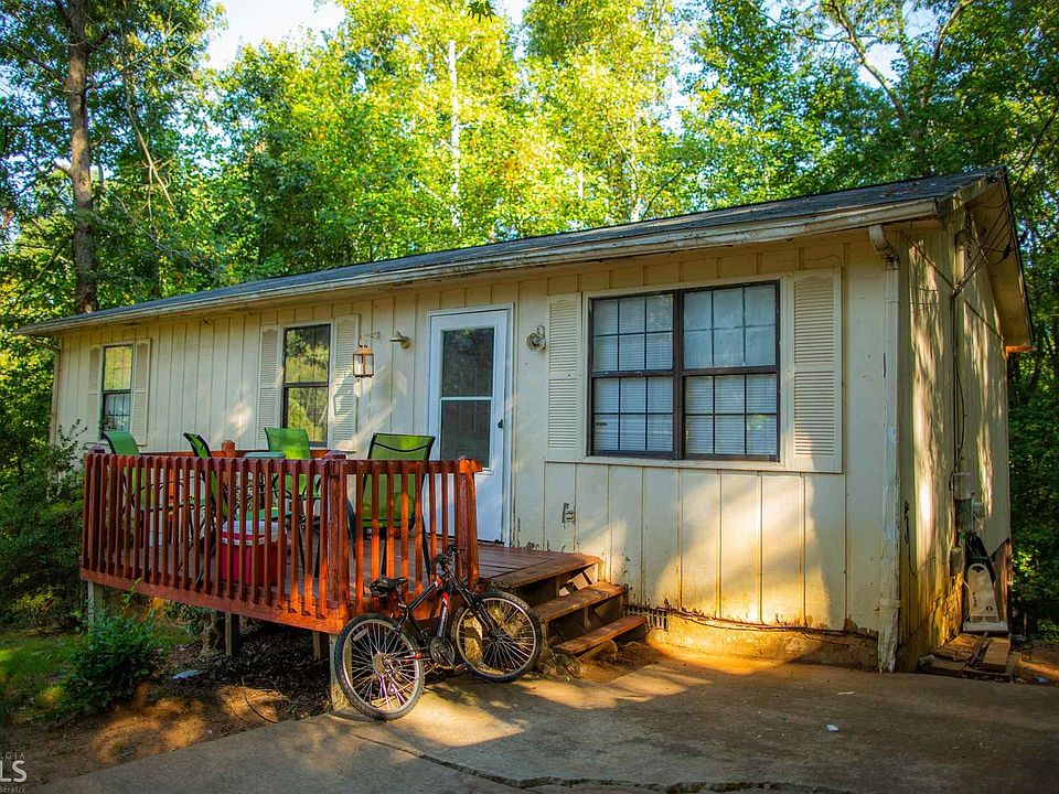 2nd image of 2000 Garden Dr