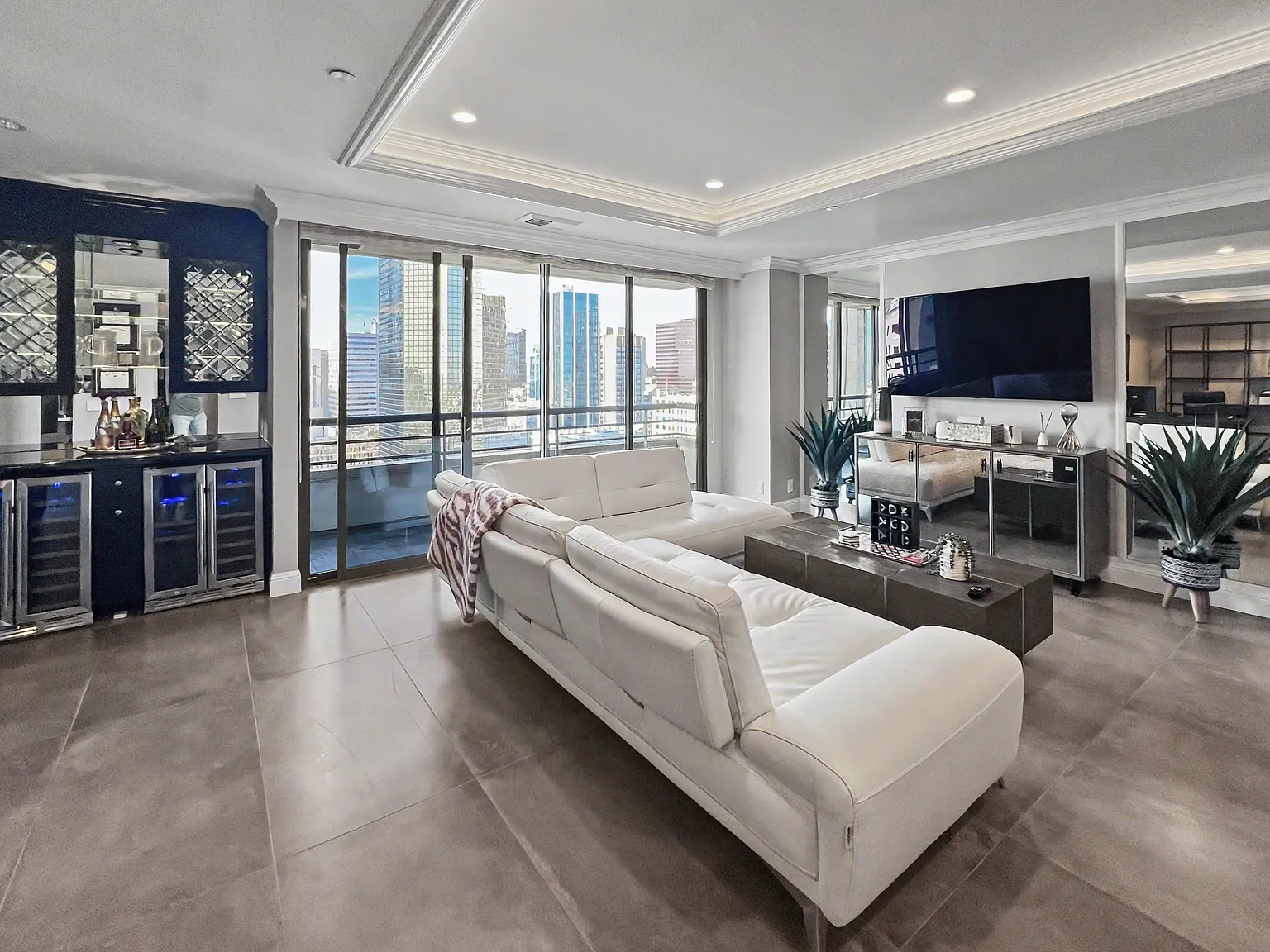 2 bed, 2200 sqft, $10,000 — Photo 3