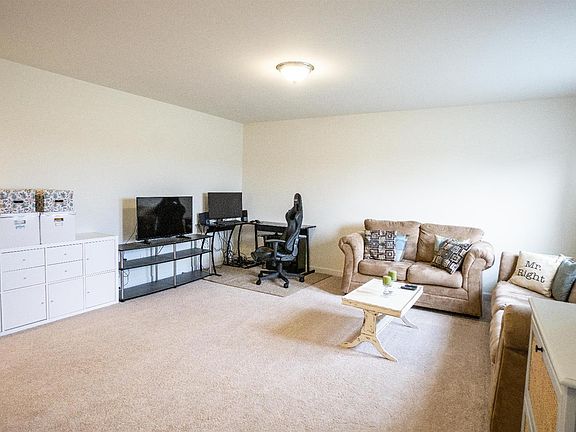 4th image of 105 Broad St Lot 50