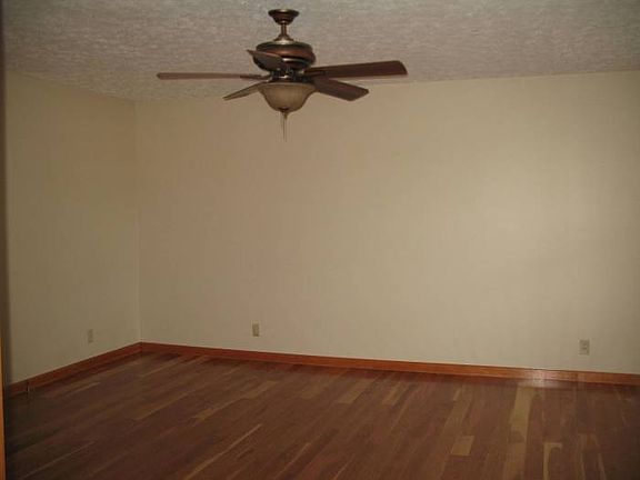 Living room w/cherry floo