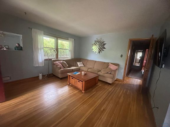 2nd image of 2908 Grandview Blvd