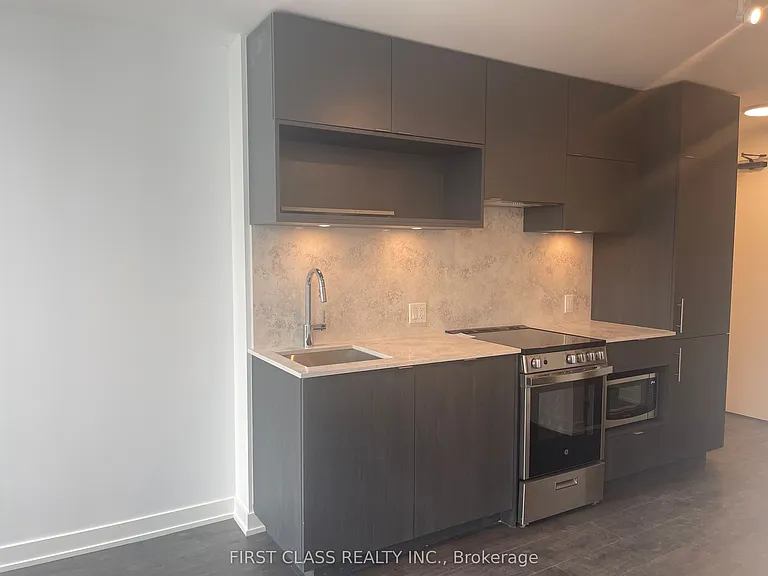 100 Queen St E #3609 — Photo 3