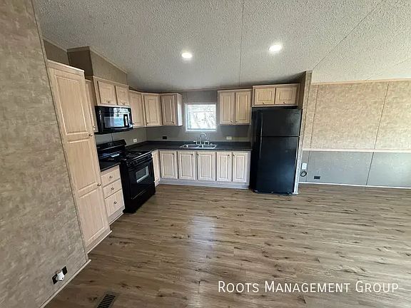 5th image of 1614 S Lowry St #3