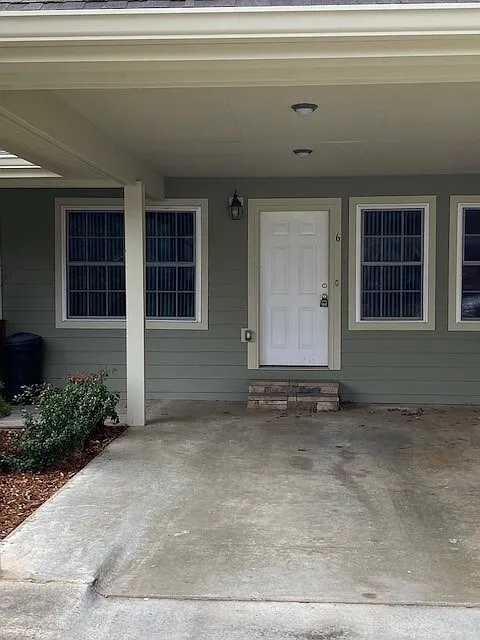 2 bed, 1.5 bath, 1076 sqft, $1,600 — Photo 1