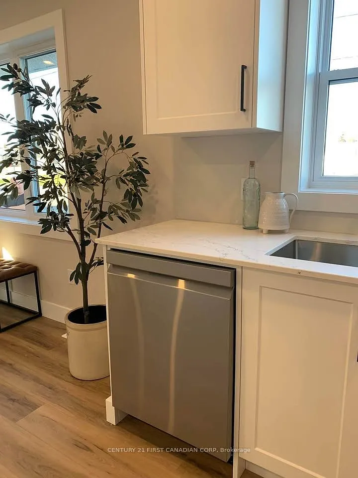 3 bed, $2,250 — Photo 3