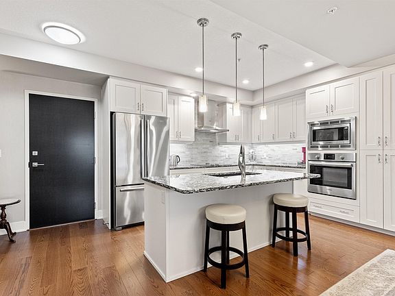 4th image of 200 Bellerose Dr #707
