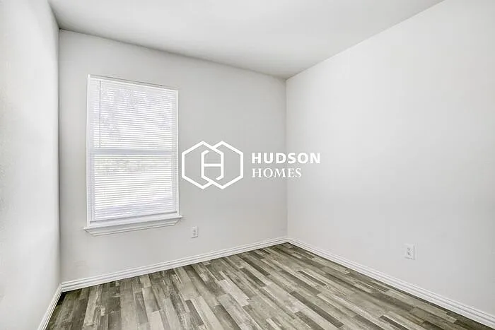 2525 N Tenneha Ave — Photo 9