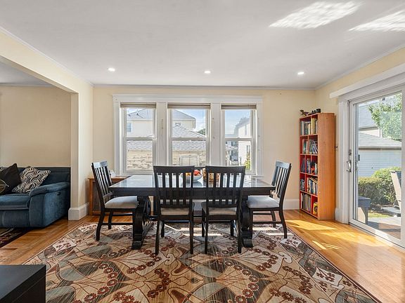 4th image of 12 Ross St