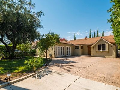 12935 Chandler Blvd, Van Nuys, CA, 91401