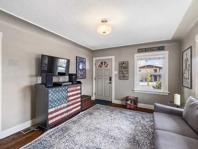 721 Lander St — Photo 3