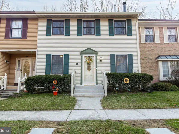 17 Fawnhollow Ct, Medford, NJ 08055
