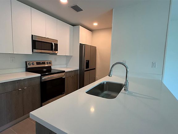 3rd image of 2526 Pierce Street #4