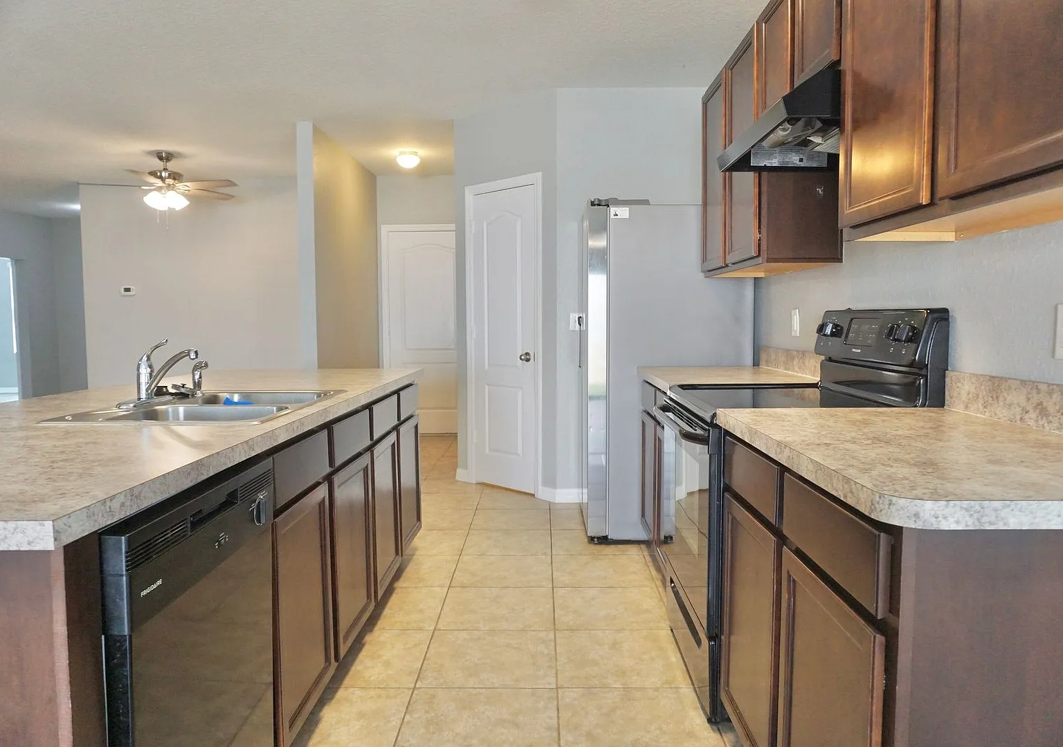 Lake Smart Estates - Community Pool — Photo 4