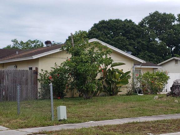 3rd image of 1725 N Conrad Ave
