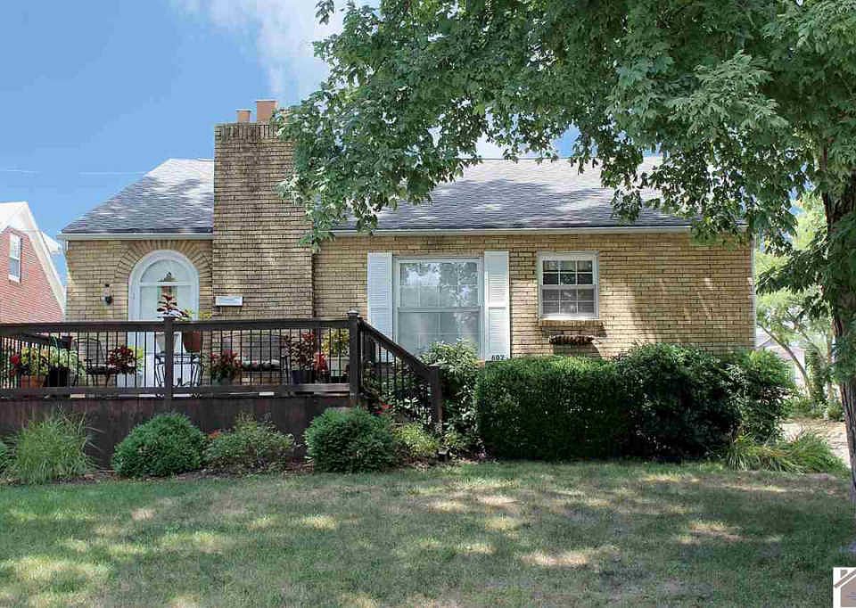 1st image of 602 Elm St
