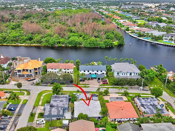 5th image of 620 NE 19 Avenue