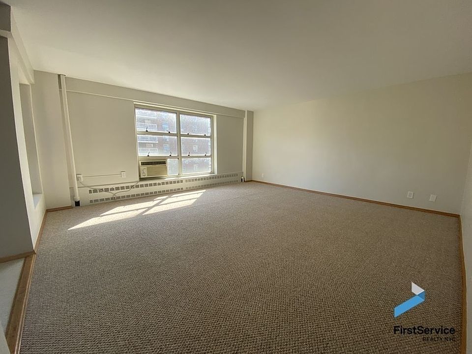 1st image of 100 La Salle St
