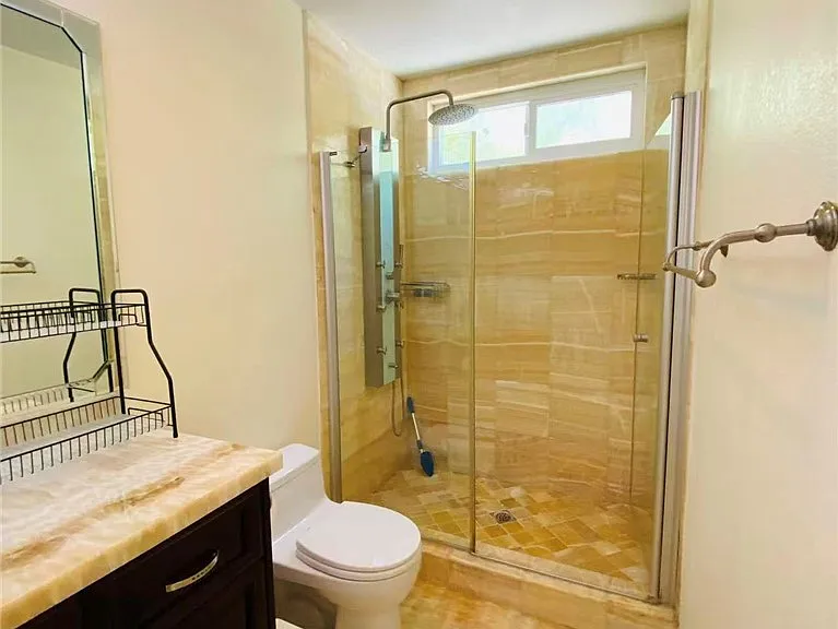 1456 Winterwood Ln — Photo 17