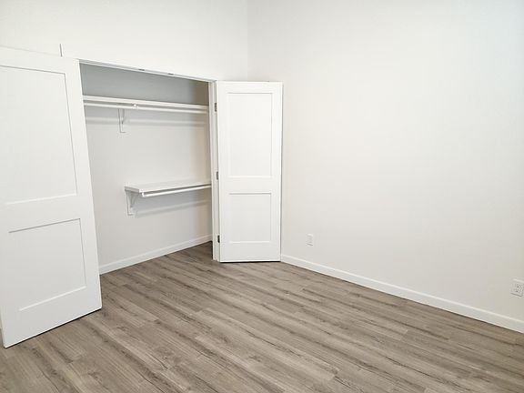 4th image of 2710 Kerria Ave