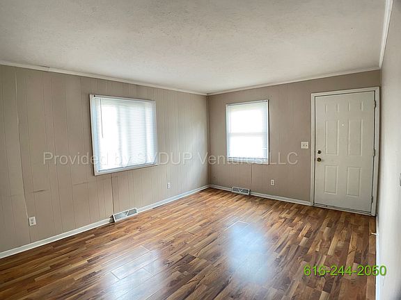 5th image of 1855 Ball Ave NE