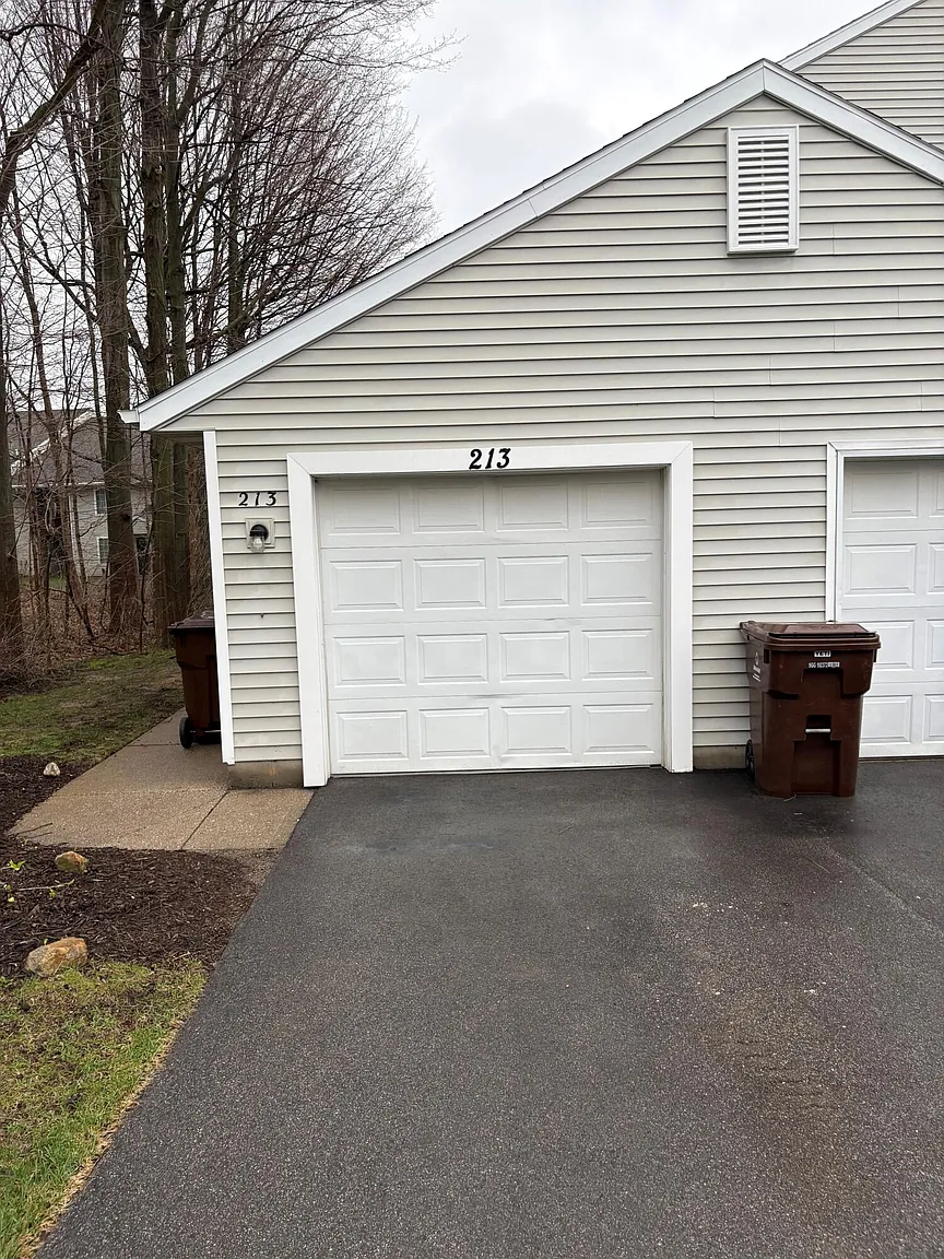 213 Hunters Ln NE #21 photo 1